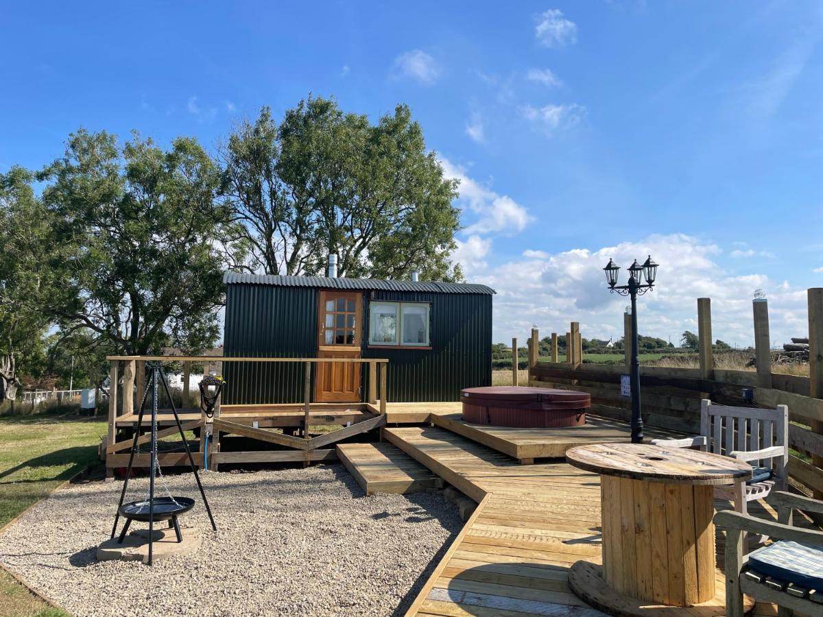 Trenewydd Farm Holiday Cottages Cardigan Bilik gambar
